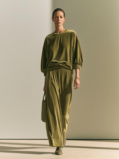 Women's Oversized Velvet Two-Piece Set - Crewneck Top & Wide-Leg Pants – House of Velari