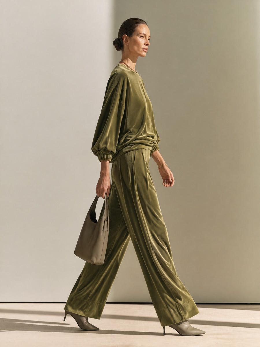 Women's Oversized Velvet Two-Piece Set - Crewneck Top & Wide-Leg Pants – House of Velari