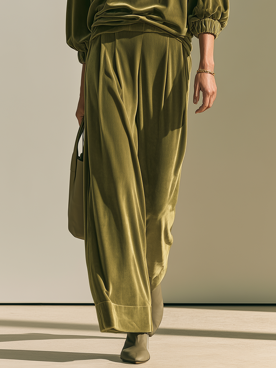 Women's Oversized Velvet Two-Piece Set - Crewneck Top & Wide-Leg Pants – House of Velari